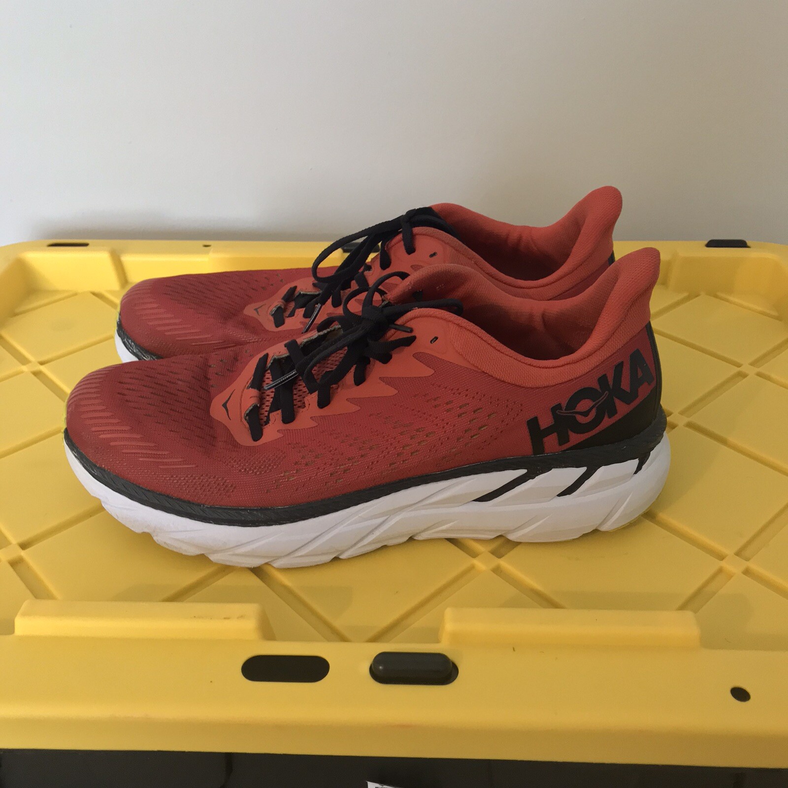 hoka one one 12