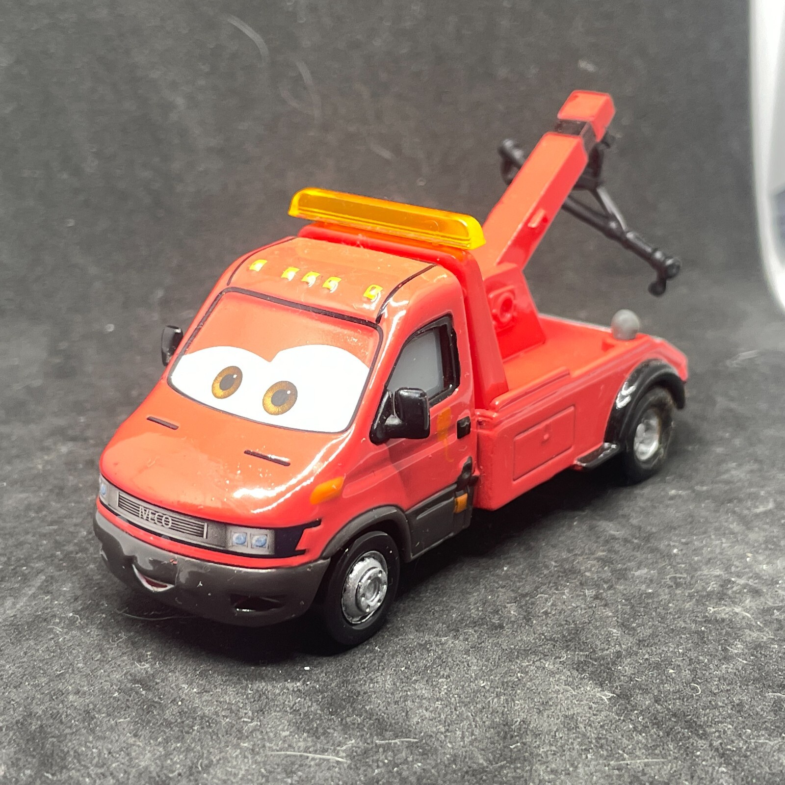 Disney カーズ Towin Eoin & Dustin Mellows Disney / Pixar Cars Mainline Towin' Eoin Diecast Car