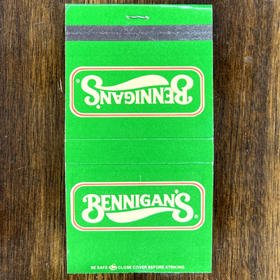 Vintage Matchbook BENNIGAN'S Matches Unstruck