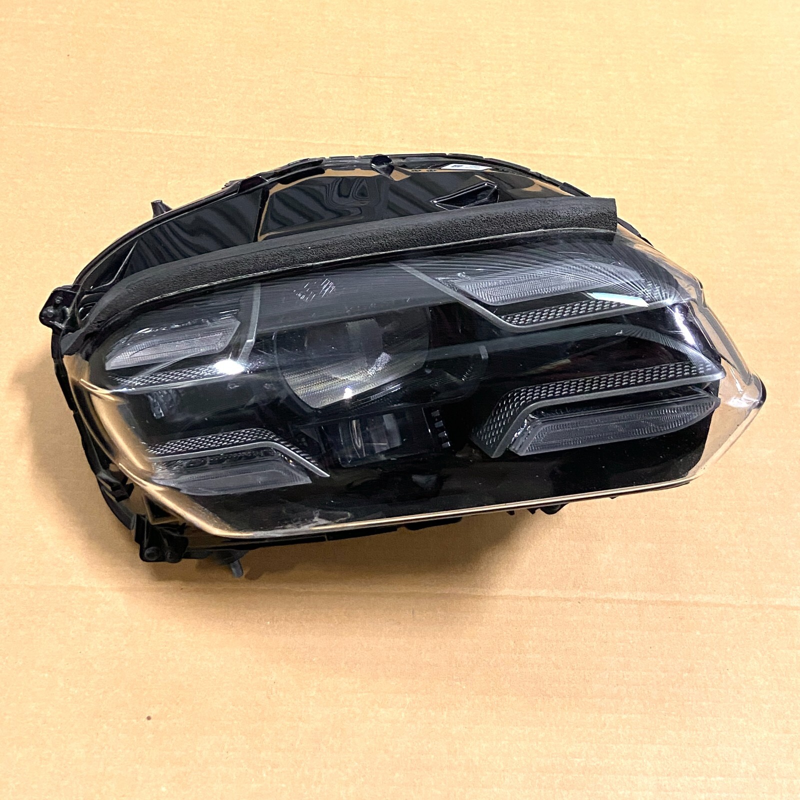 トミファク　 ポルシェ　タイカン　ヘッドライト右 トミファク様専用 ポルシェ タイカン ヘッドライト右 - メルカリ