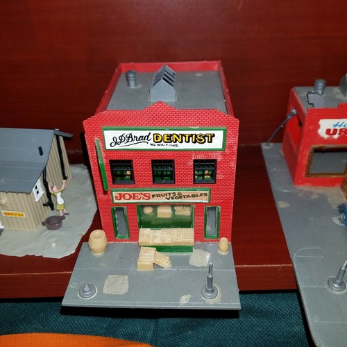 LIFE-LIKE Train HO scale Buildings & Cars & Animals & Accessories