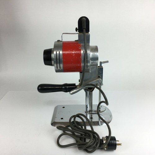 Consew 510 Industrial Commercial Fabric Cutting Machine w 4