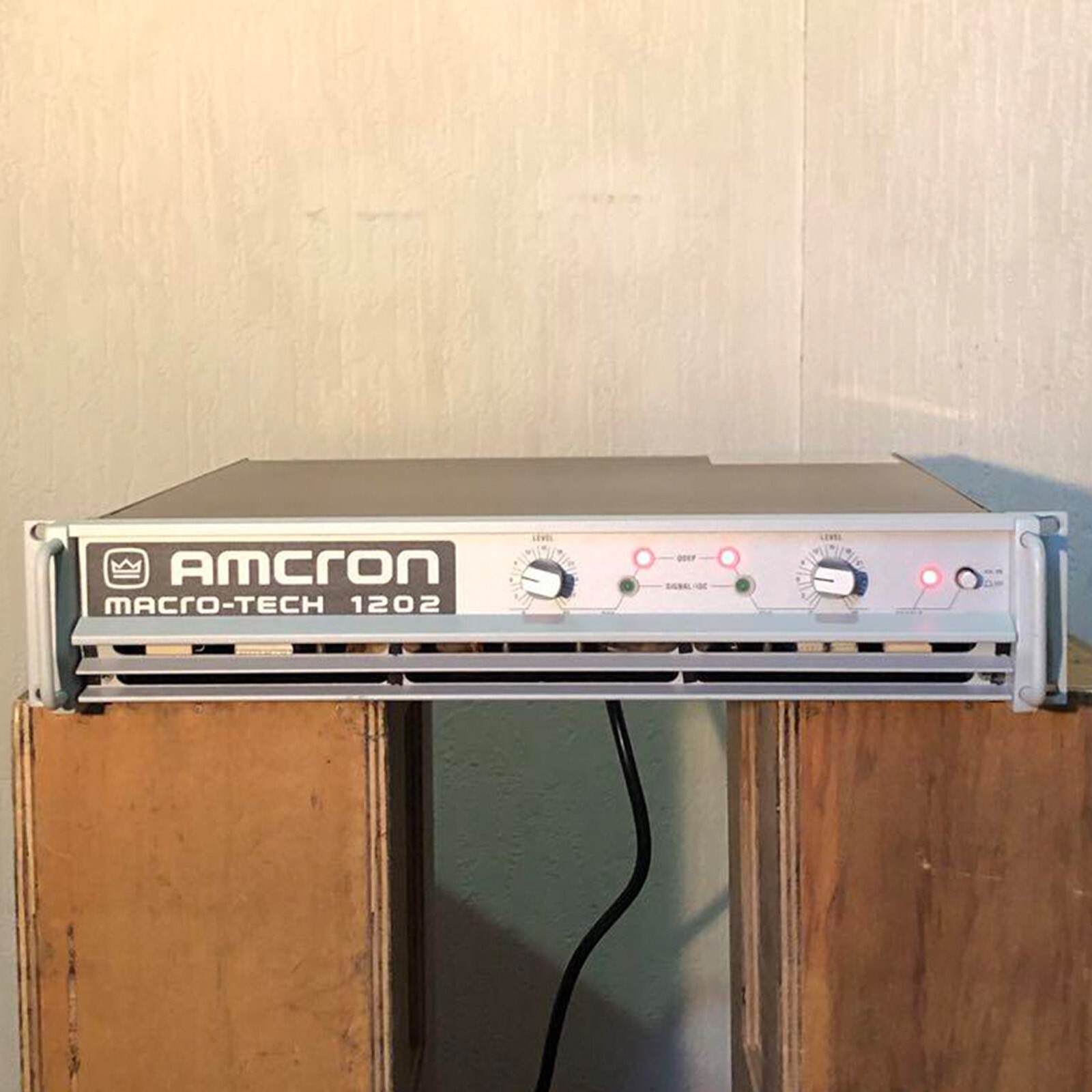 AMCRON MACRO-TECH Series 1201 Power Amplifier Audio Equipment
