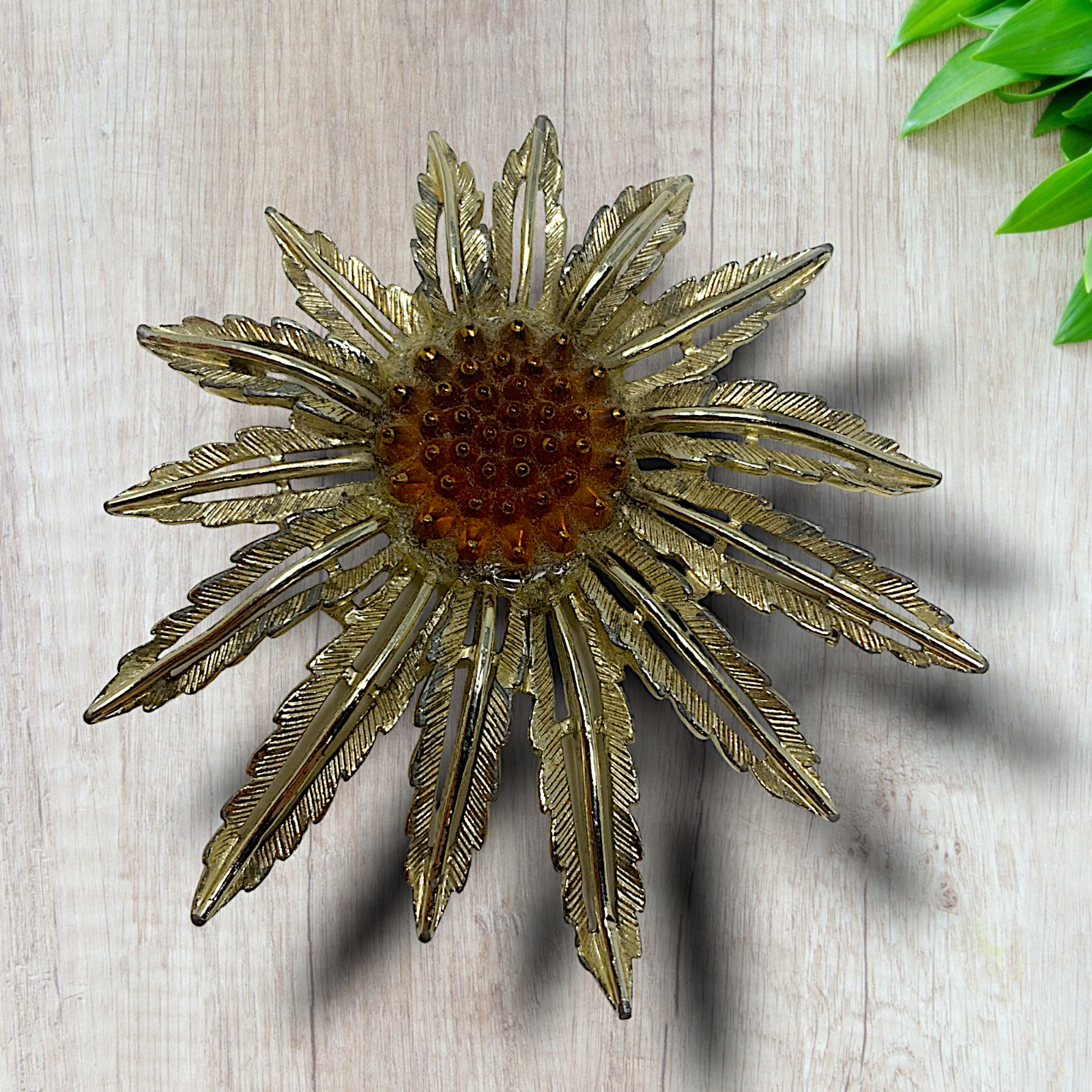 Vintage 1960's Sarah Coventry Gold Tone Art Deco Floral Brooch Mid Century MCM