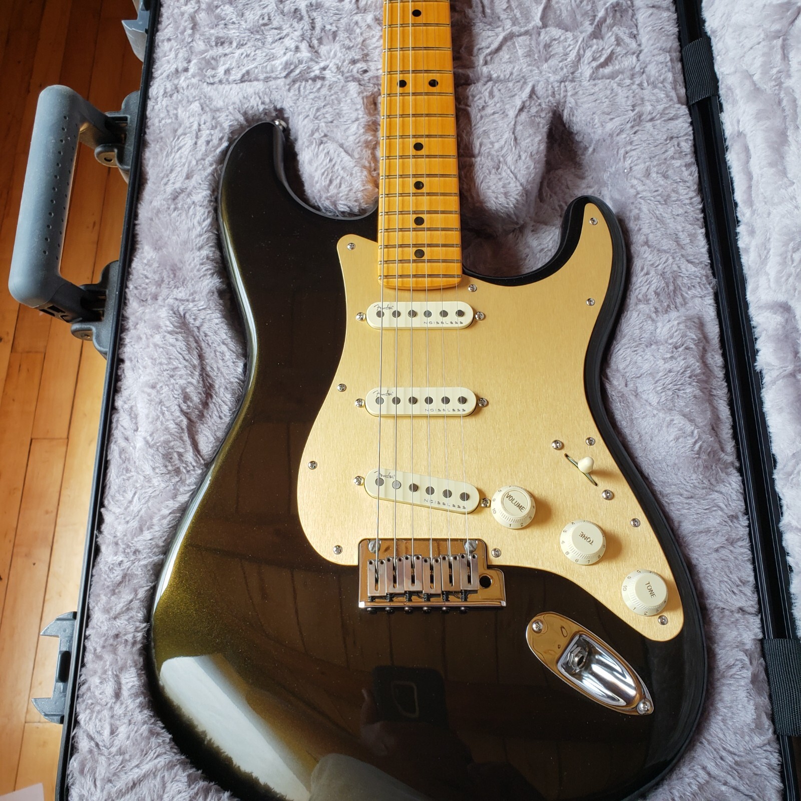 Fender ストラトキャスターウルトラSSS Fender American Ultra Stratocaster SSS Maple Fingerboard