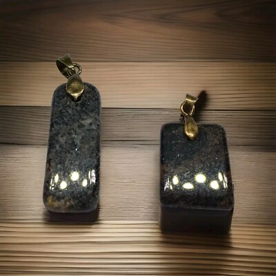 Yooperlite Stone Lake Superior Glow Bright Under Uv Light Rock Pendant 2pc 