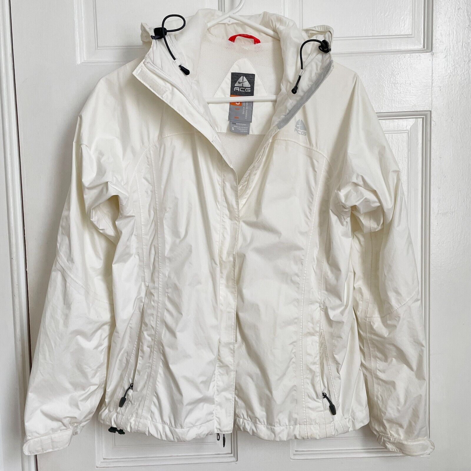 Nike ACG Windbreaker FITSTORM 3 Outer Layer Vintage Off Nike ACG Windbreaker FITSTORM 3 Outer Layer Vintage Off