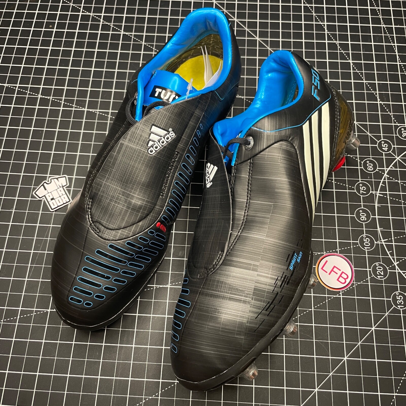 ⚫ 2009 Adidas F50 i Tunit SG G01186 - 9.5 US • 43 1/3 EU ⚫ 2009 Adidas F50 i Tunit SG G01186 - 9.5 US • 43 1/3 EU