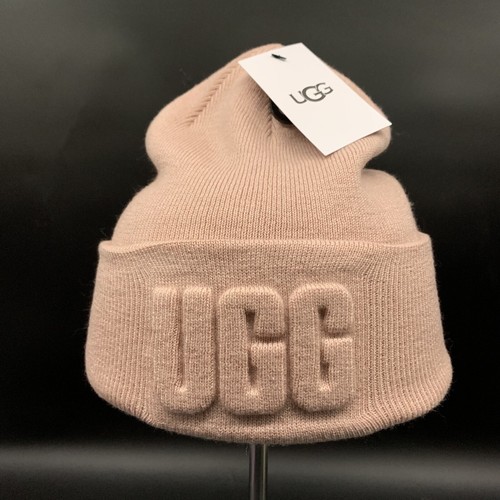 【新品】UGG 3D GRAPHIC LOGO BEANIE ニット帽 UGG 3-D Logo Beanie Light Grey One Size at Amazon Women's
