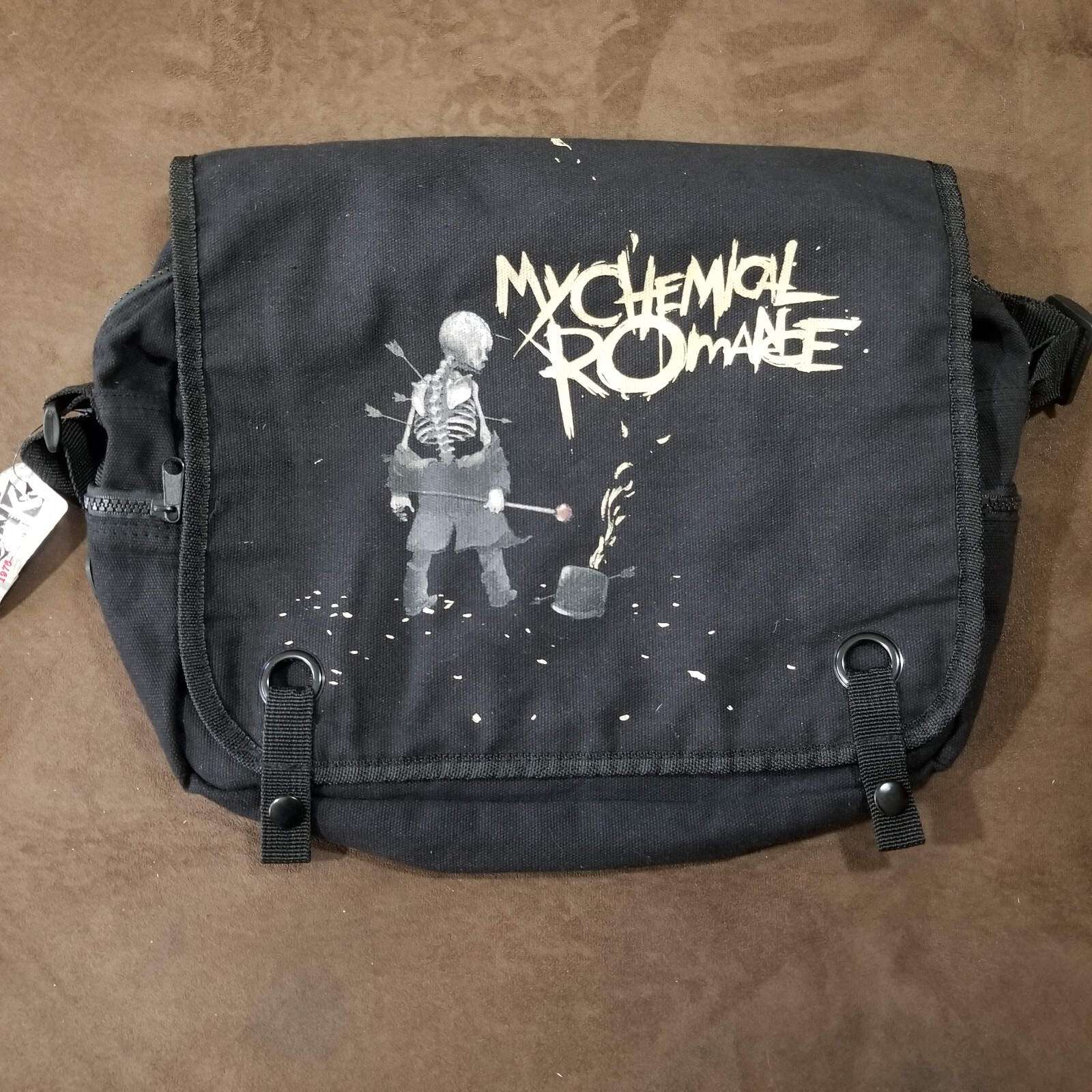 VTG NWT MY CHEMICLE ROMANCE MESSENGER BAG BLACK PARADE HOT TOPIC VTG NWT MY CHEMICLE ROMANCE MESSENGER BAG BLACK PARADE HOT TOPIC