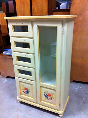DISPENSA VETRINA  CREDENZA DIPINTA DECORATA A MANO IN VARI COLORI PERSONALIZZABI