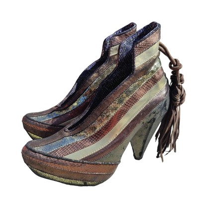 Bronze Metallic Irregular Choice Shoes sz 9.5
