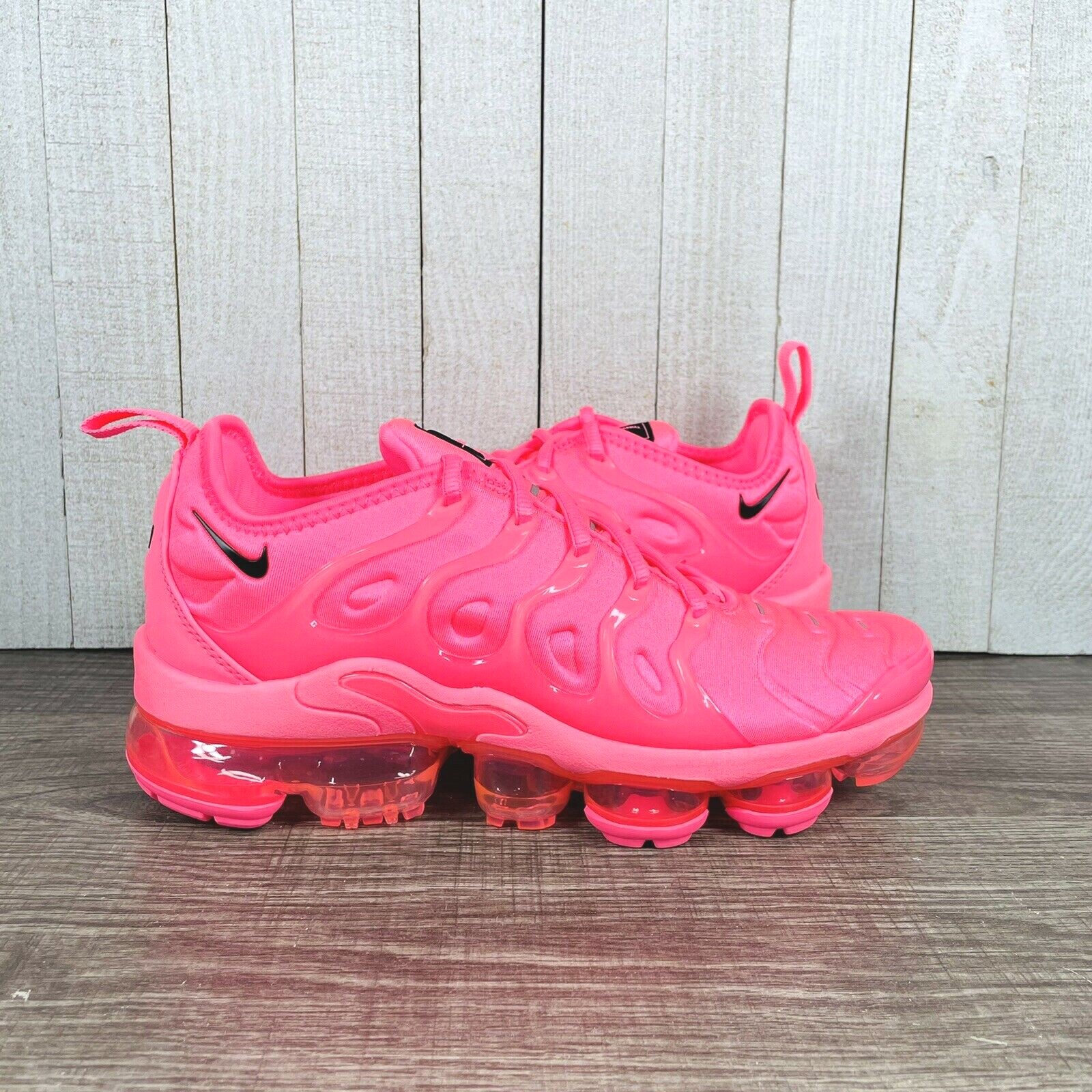 vapormax plus sunset pulse pink