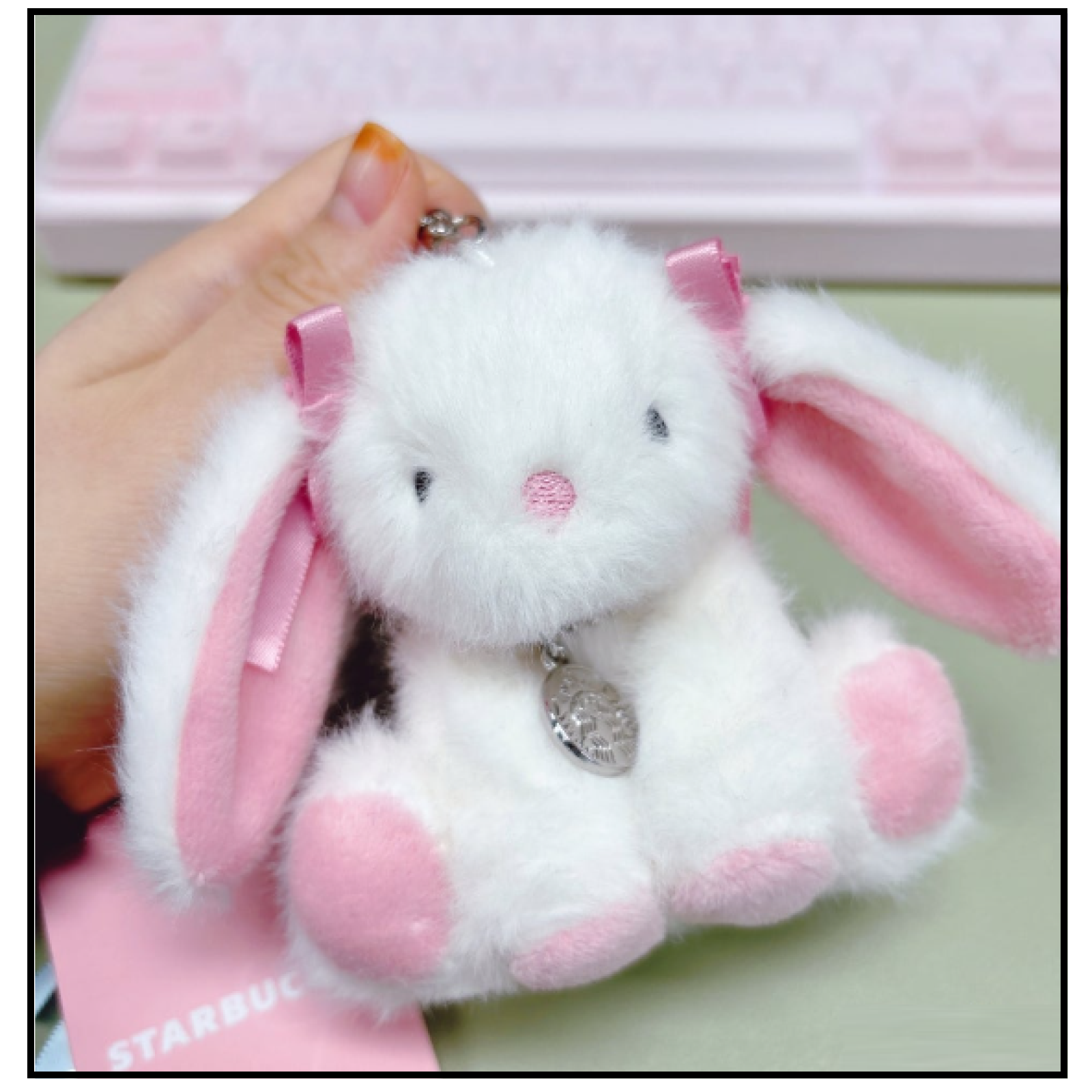 【STARBUCKS】Sweetie Fluffy Bunny Keychain Starbucks Korea Sweetie Fluffy Bunny Keychain 2025 V-Day