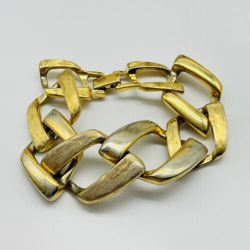 Vintage NAPIER Chunky Chain Bracelet Gold Tone Patent Vintage NAPIER Chunky Chain Bracelet Gold Tone Patent