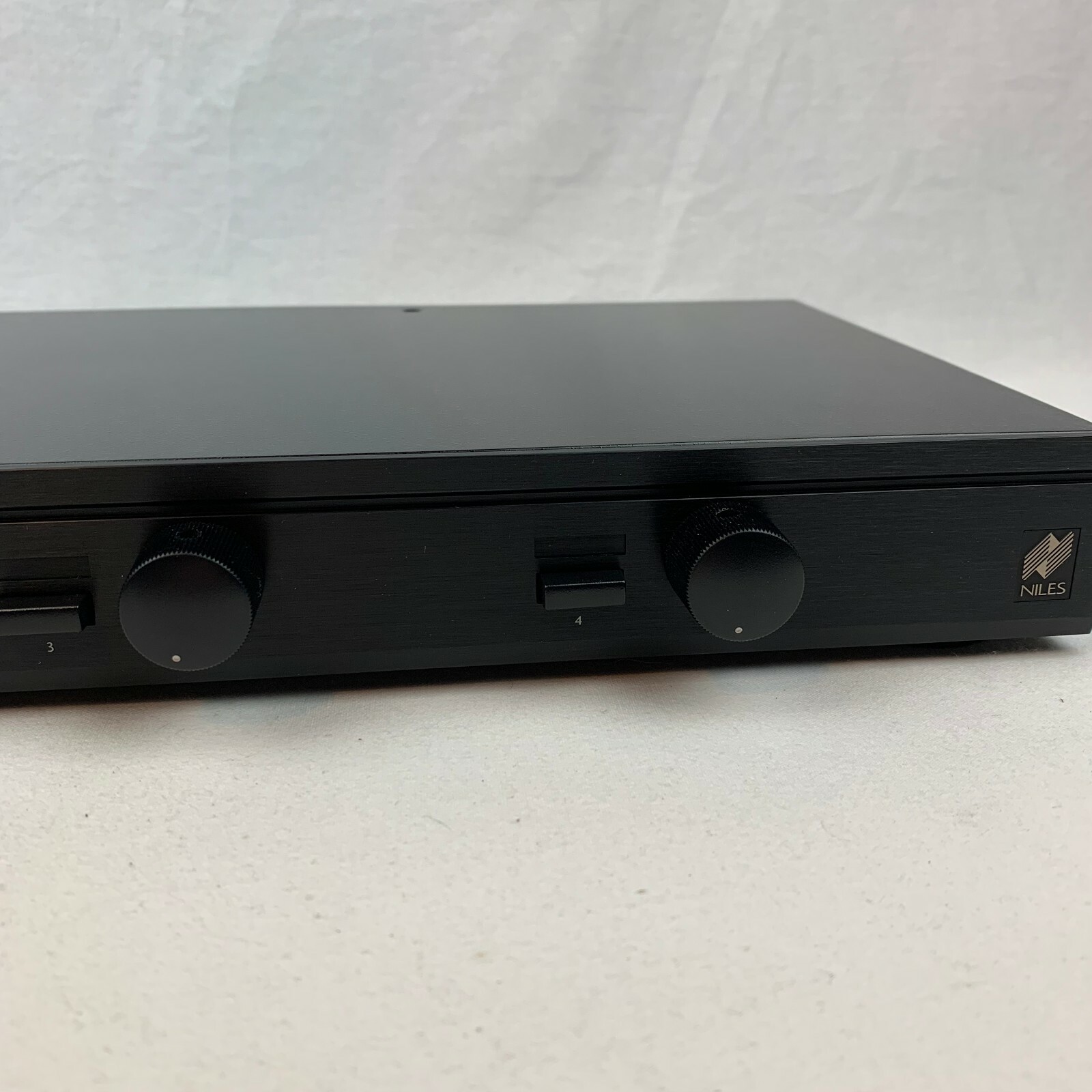 Niles Audio SSVC-4 Speaker Selector with Volume Control