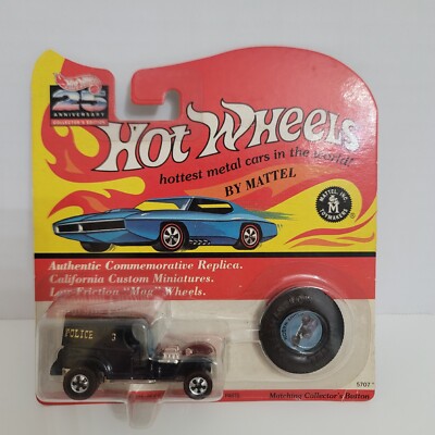 Hot Wheels Paddy Wagon 5707 25th Anniversary Collectors Edition with Button New