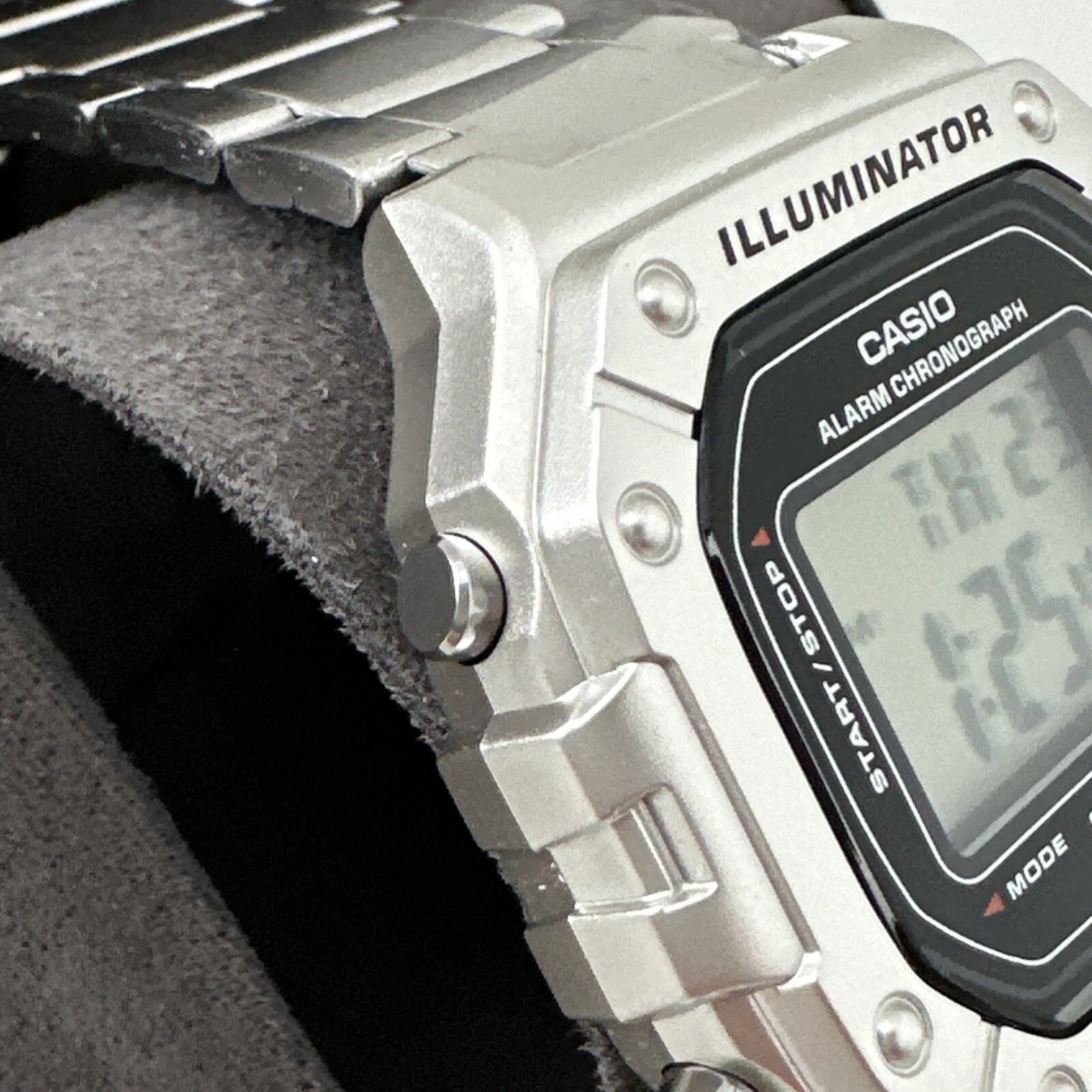 Casio W218HD-1AV, 50 Meter WR Chronograph Watch, Alarm, Illuminator,