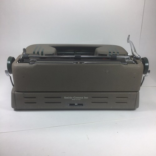 Vintage Smith-Corona 5T Silent-Super Portable Typewriter w/ Case Green Keys
