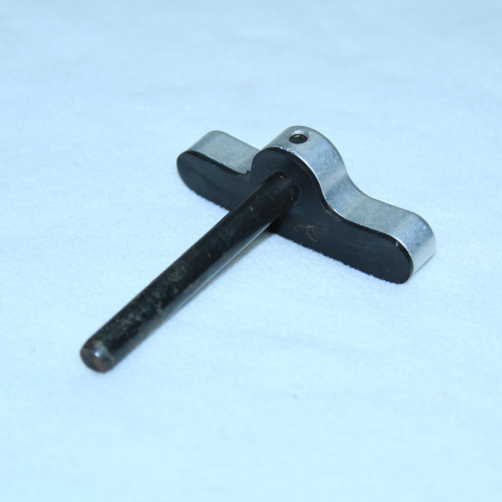 GORGEOUS Ektelon Prince Neos 1000 Tennis Part - TIP HOLD-DOWN THROAT ASSEMBLY