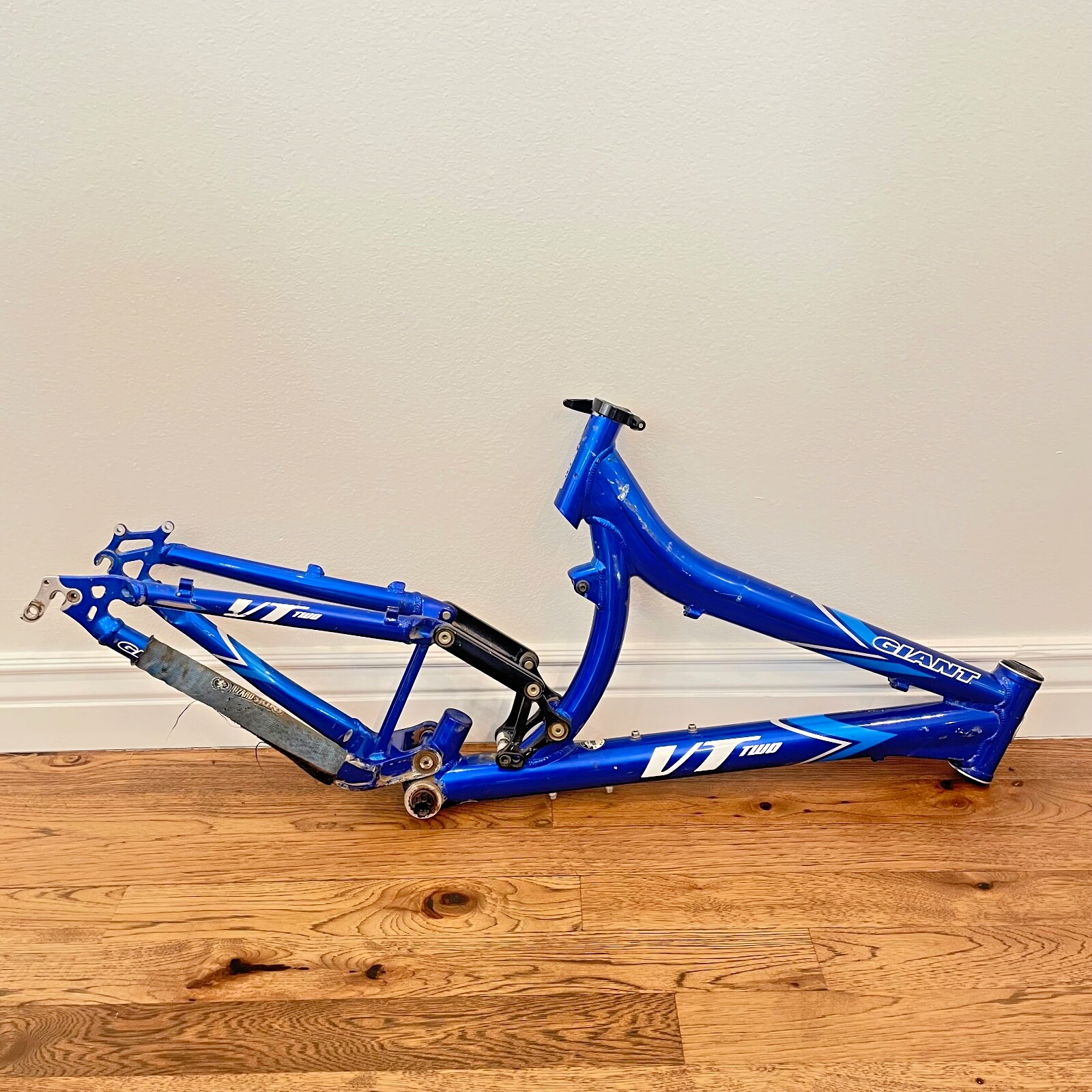 GIANT vt two フルサスMTB Giant VT Two Dual Suspension Mountain Bike | Property Room