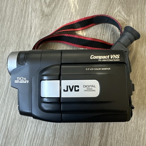 Victor VHS-C 液晶モニター付きビデオカメラ GR-AXM700