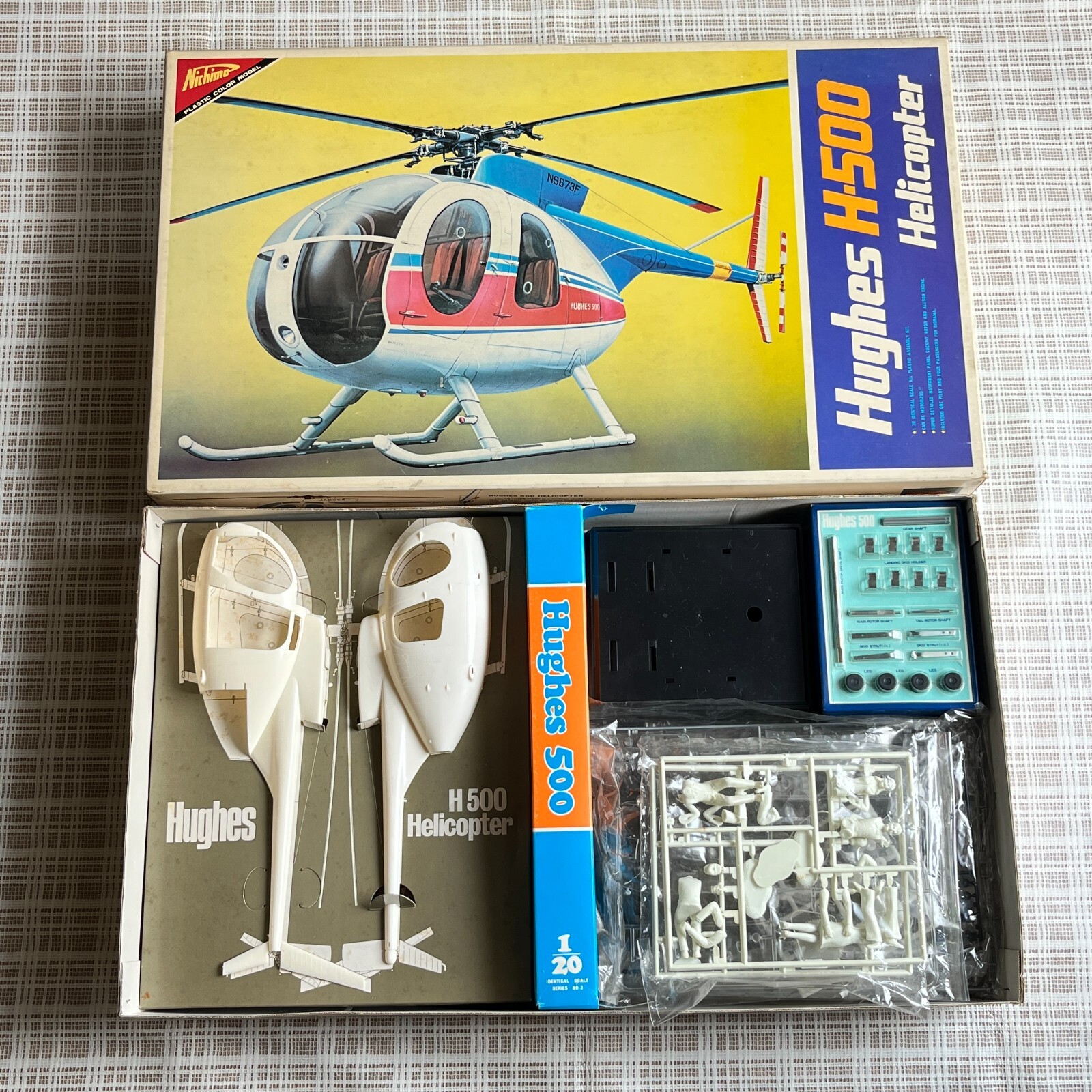 Hughes H500 Helicopter 組み立てキット1/20 Nichimo Hughes H500 Helicopter 1/20 Model Kit Kawasaki