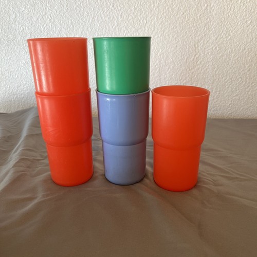 Tupperware Periwinkle Set Of 5 Tumblers 12oz Vintage 2412