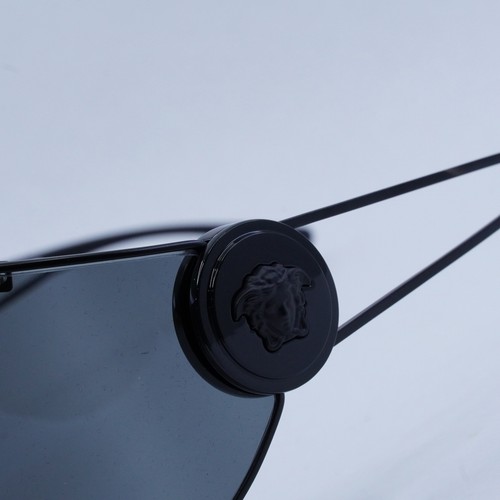 Pre-owned Versace Ve2268 143387 Matte Black/dark Grey 42-142-115 Sunglasses In Gray
