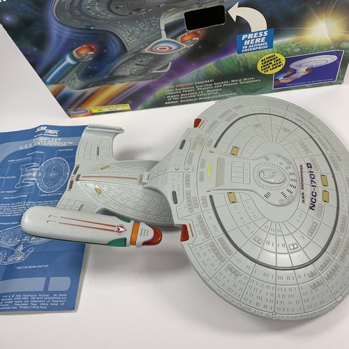 Star Trek The Next Generation Starship Enterprise NCC-1701-D Playmates 1992