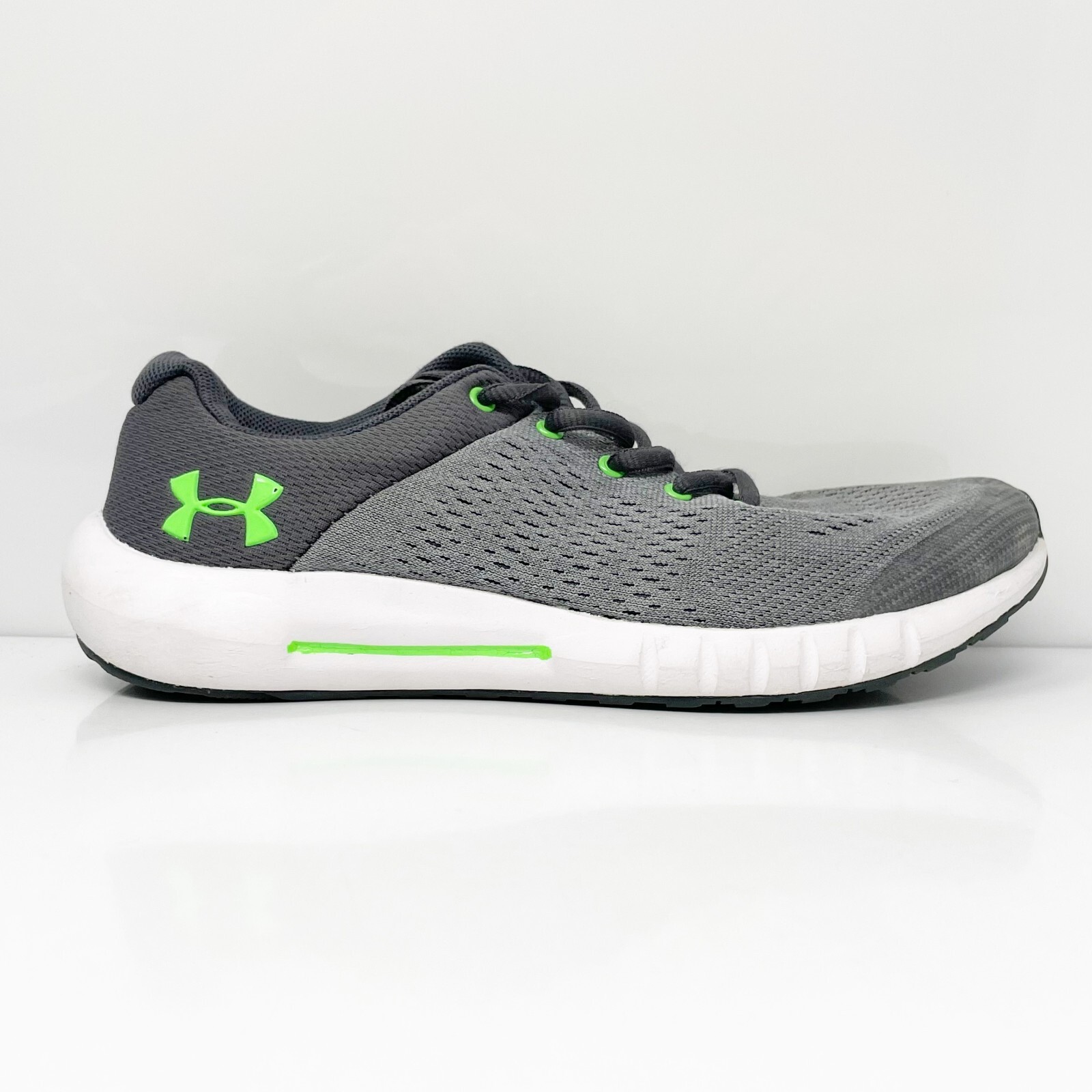 

Кроссовки Under Armour Boys Pursuit 3020771-103 Серые Кроссовки Размер 3Y, Серый, Pursuit