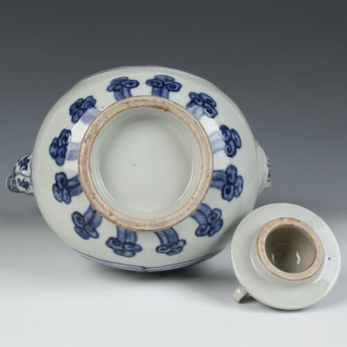 Chinese Antique Blue and White Porcelain Floral Pattern Teapot Flagon