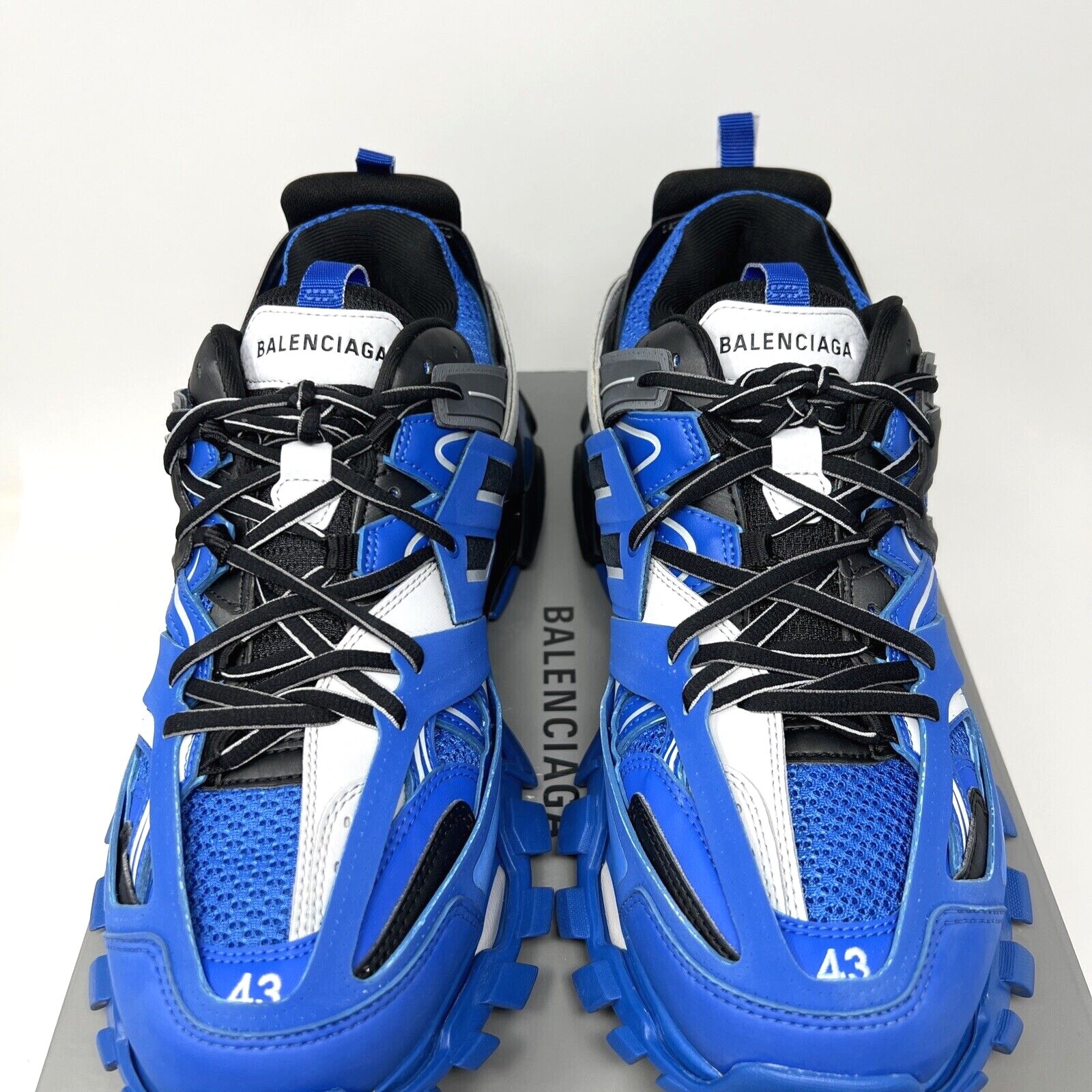 balenciaga track 43