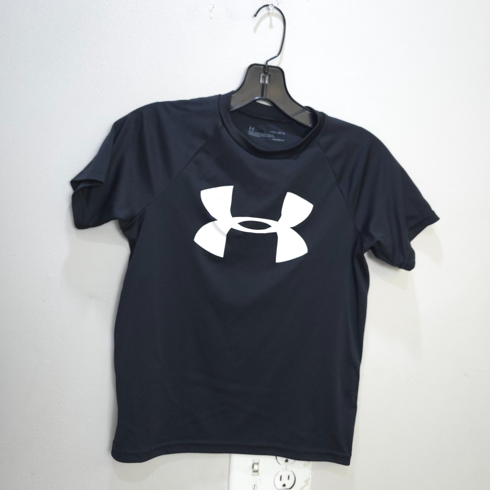 Under Armour T-Shirt Boys Size Youth Medium HeatGear Short Sleeve Black Logo M | eBay Under Armour T-Shirt Boys Size Youth Medium HeatGear Short Sleeve Black Logo M | eBay