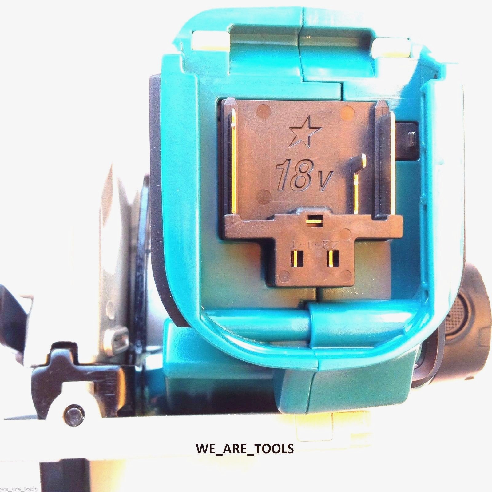 New Makita XSS02 Cordless 6 1/2" Battery Circular Saw 18 Volt W/ Blade 18V LXT