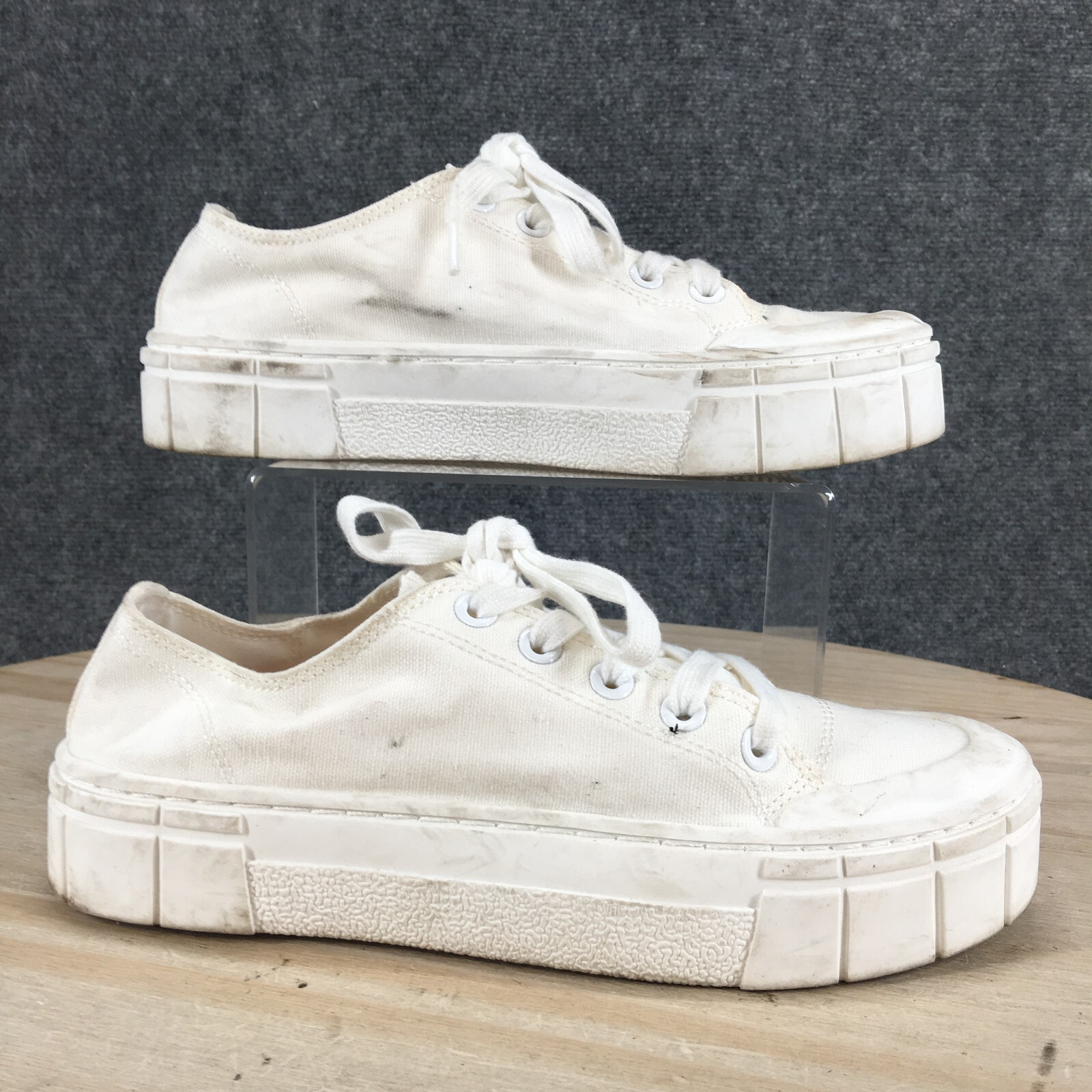 キャンディーズ MD Mad Love Shoes Womens 8 Low Top Lace Up Comfort Sneakers
