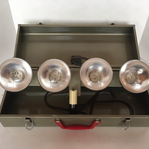 Vtg Logan Elec. Flood Light Bar Lamp Indoor Movie Camera 4 LIGHTS CASE, WORKS