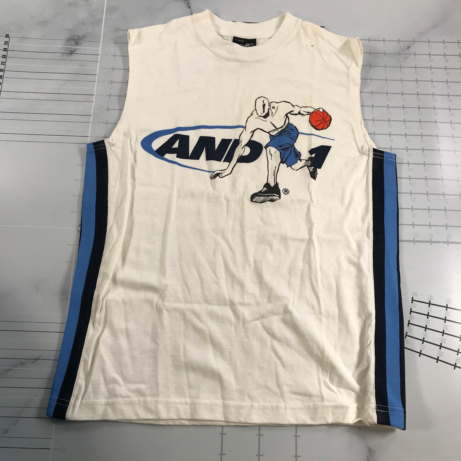 Vintage AND1 Basketball Slam Dunk Graphic White tee Shirt