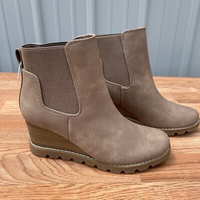 Universal Thread Linda Wedge Boots Women s Size 8.5 Light Brown NEW