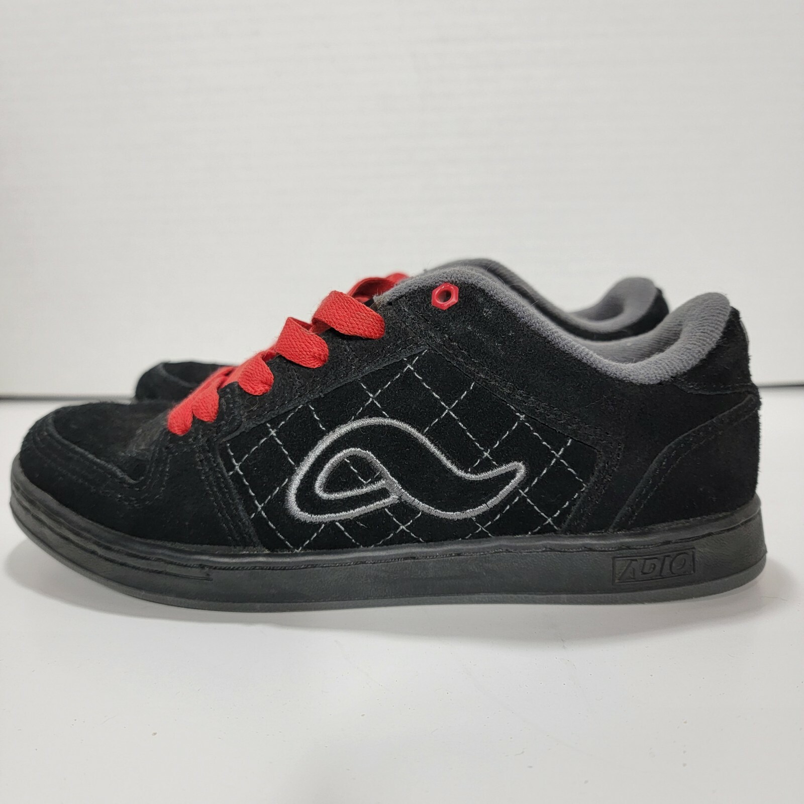 ADIO Skateboard Shoes Suede Black and 