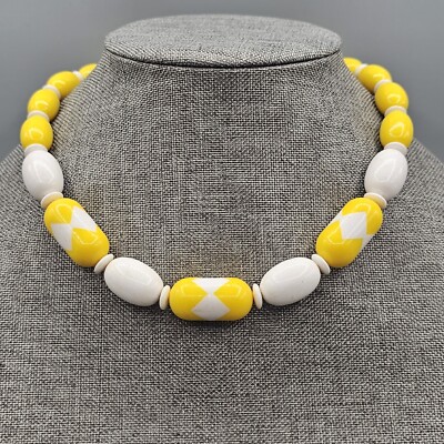 Vintage Avon Sunsations Necklace Yellow White Geometric Hidden Barrel Clasp