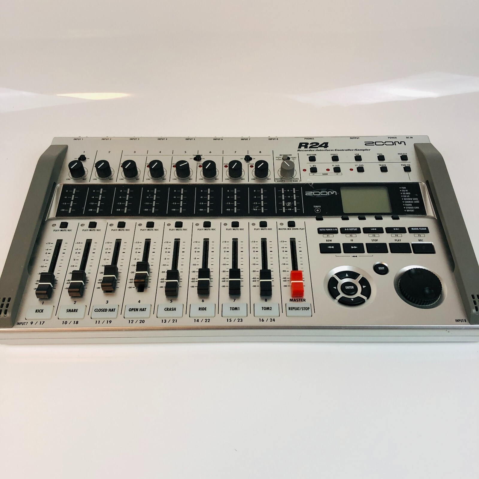 ◆ZOOM ズーム R24 マルチトラックレコーダー ◆ケース付き◆-019 Zoom R24 Multi-Track Recorder - 24-Track, Integrated Drum
