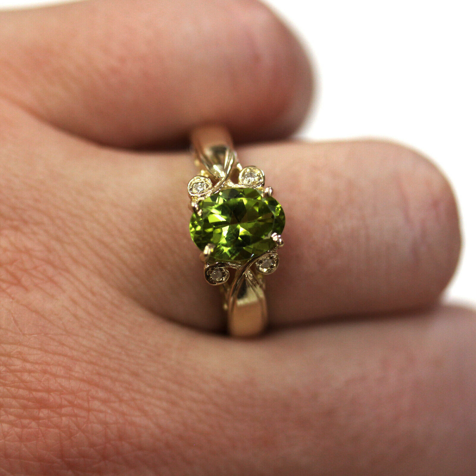 Pre-owned Jewelry By Arsa 1.9 Ctw Natural Green Oval Peridot Diamond Solid 14k Yellow Gold Solitaire Ring
