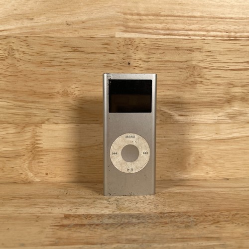Apple iPod Nano A1199 2nd Generation Silver 4GB USB MP3