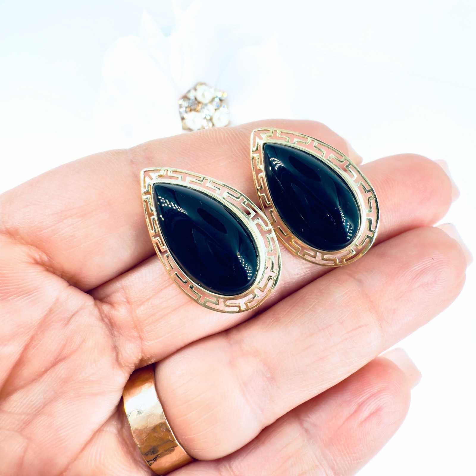 14k Yellow Gold Black Onyx Omega Back Earrings, Preowned - Picture 11 of 12