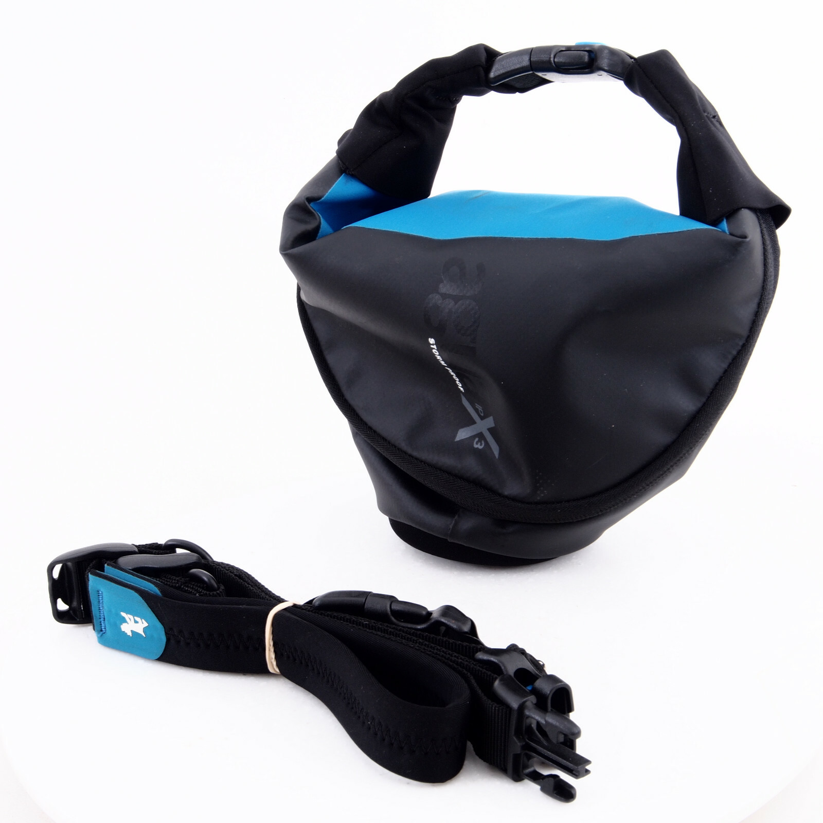 Miggo AGUA IPx3 25 Storm-Resistant Mirrorless Camera Bag w