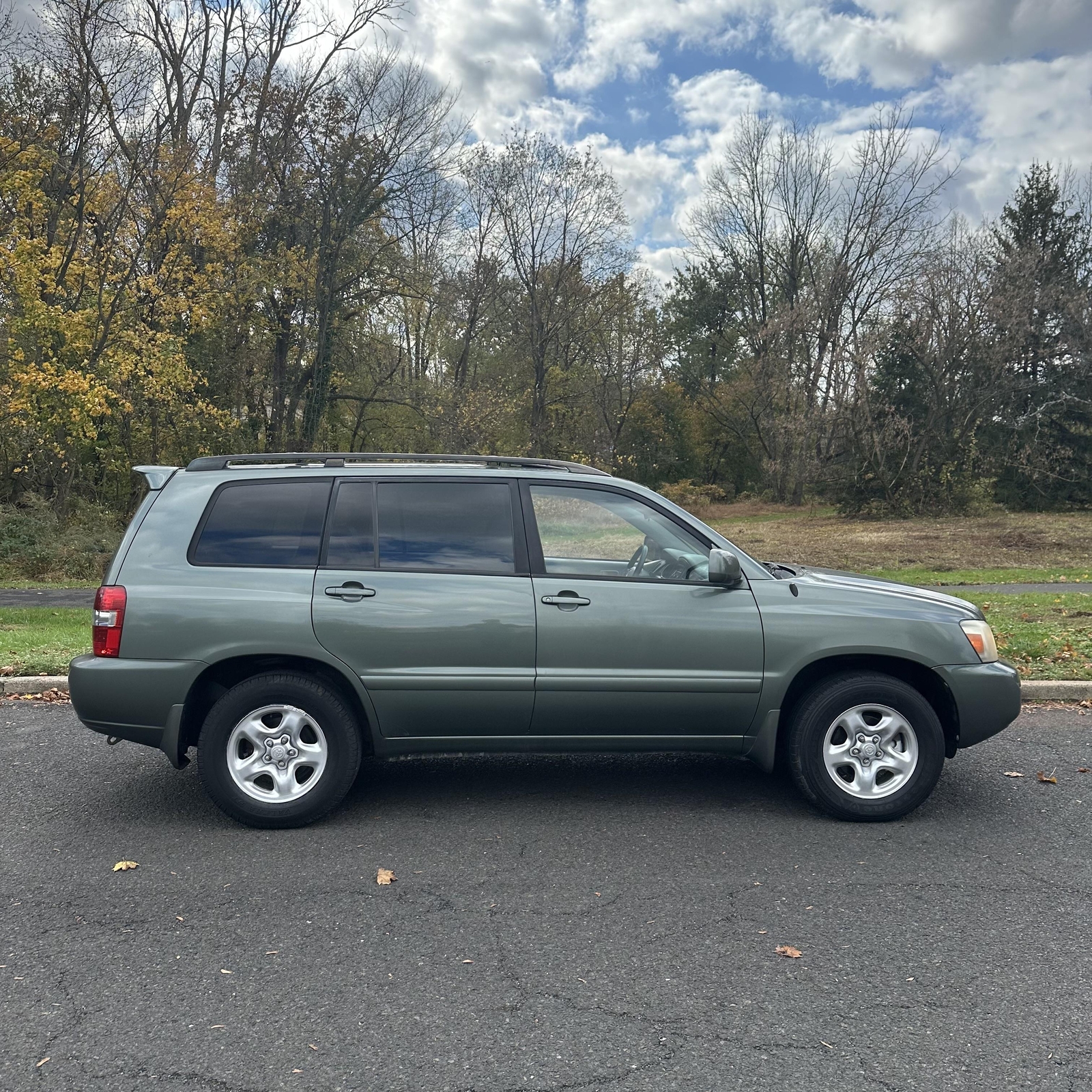 Owner 2006 TOYOTA HIGHLANDER SUV LOW 74K MILES SUNROOF CLEAN PRICED RAV4 TO SELL