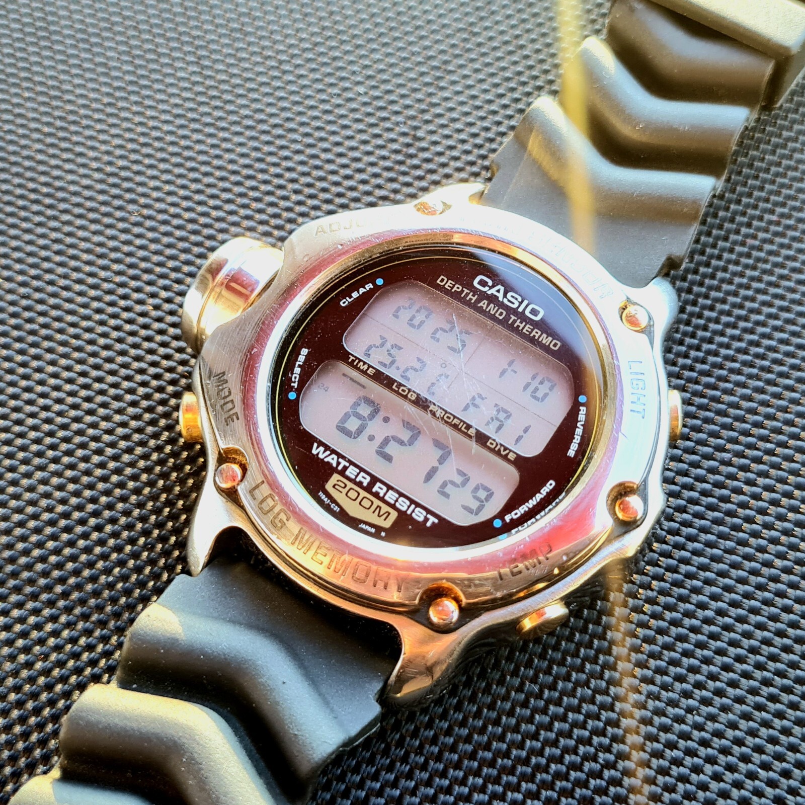 【電池切れジャンク品】ダイビングウォッチ CASIO 潜水王 DEP-700 CASIO カシオ 潜水王 DEP-700 チタン製 ダイバーズ 腕時計