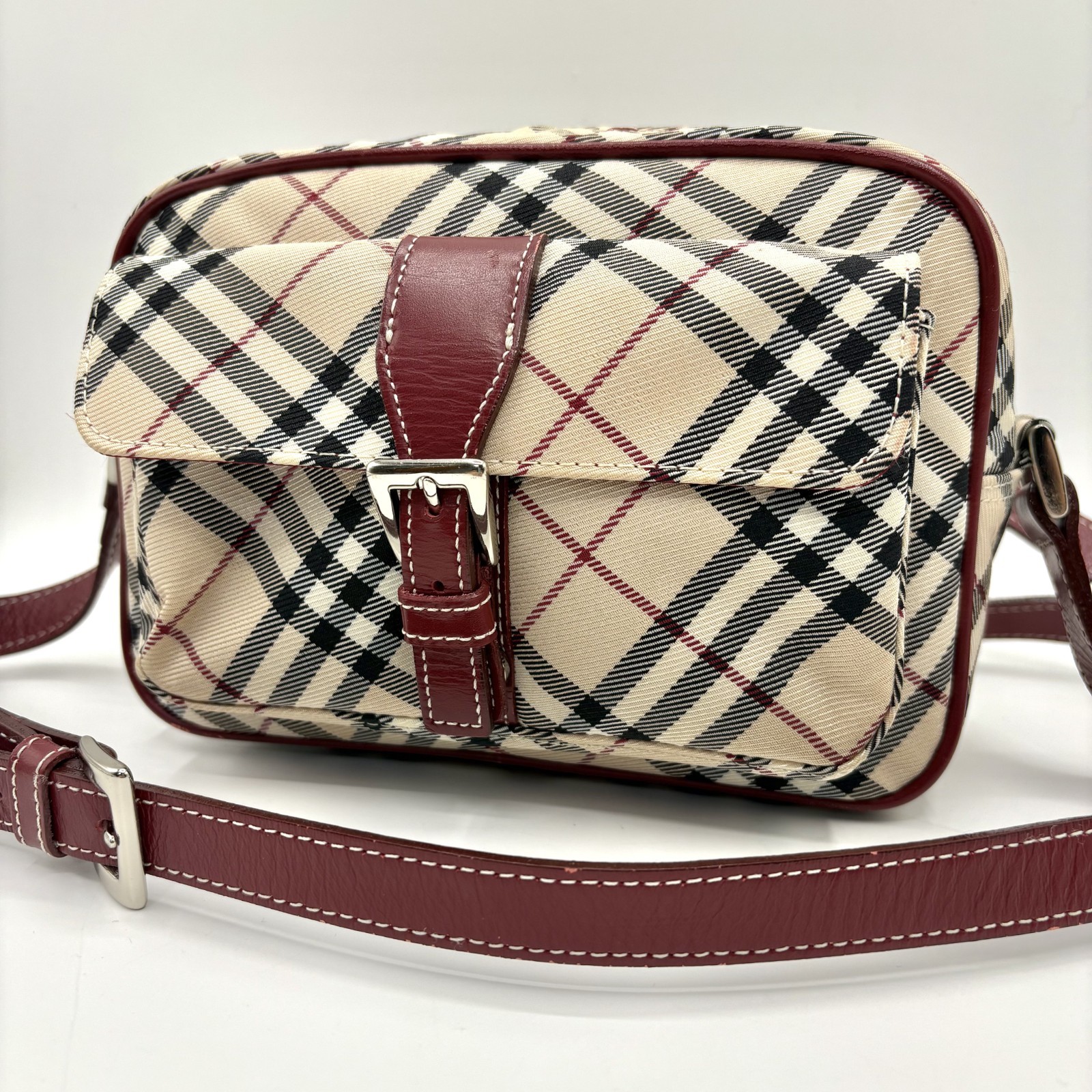 BURBERRY BLUE LABEL
長袖　スウェット　パーカー 💕100% AUTHENTIC JAPAN COLLECTION BURBERRY BLUE LABEL