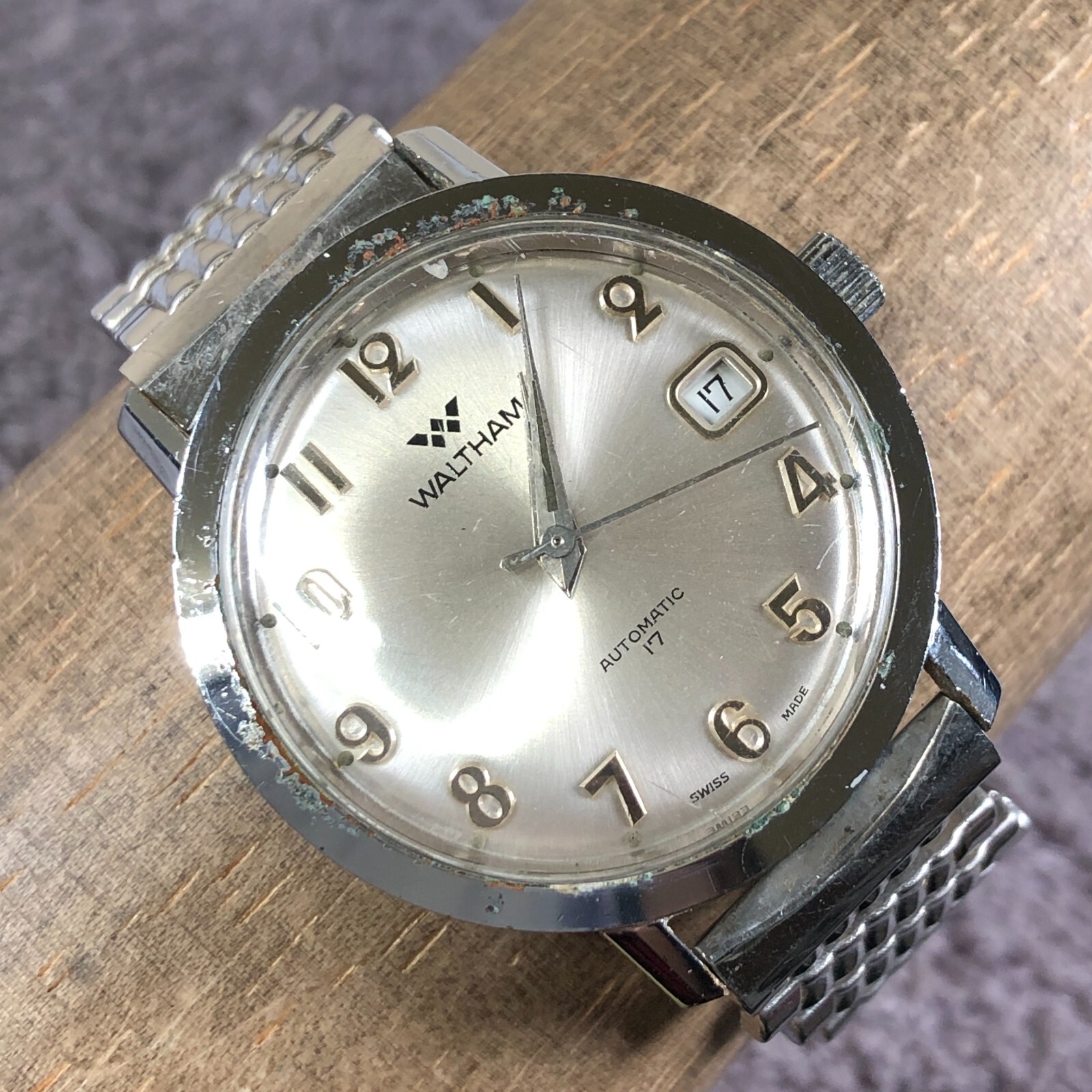 Vintage Waltham Men Date Silver Expansion Band 36mm